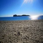 Ajo' A Mulinu Guest 住宿加早餐酒店