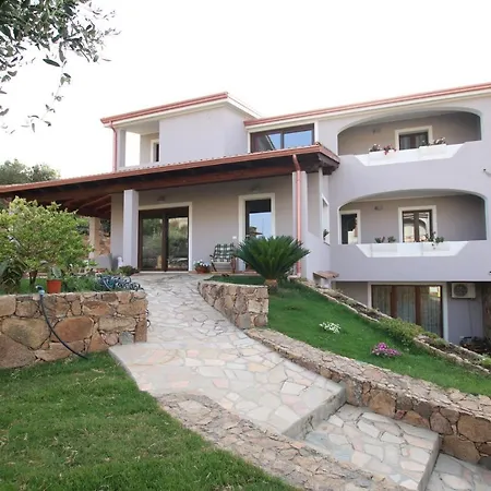 Bed & Breakfast Ajo' A Mulinu