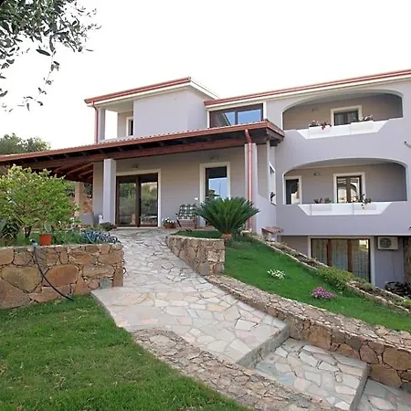 Bed and breakfast Ajo' A Mulinu Teulada